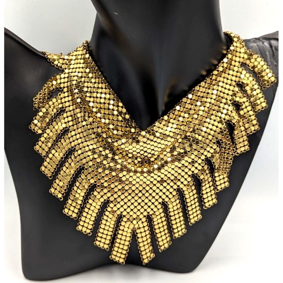 Whiting & Davis Gold Tone Chainmail Metal Fringed Vintage Bib Necklace 1970s - Picture 4 of 14